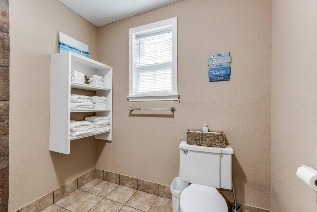 Cozy Sea Breeze Bungalow - 2 Mins To The Beach Galveston Buitenkant foto